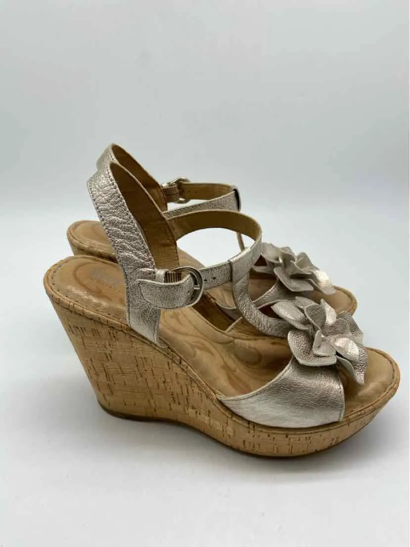 Pre-Owned Born Gold Size 8 Wedge Heels
